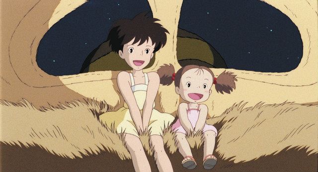 日高さんが声を担当したサツキ（左）と妹のメイ　(c)1988 Studio Ghibli

