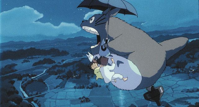 日高さんのお気に入り　サツキとメイがトトロにつかまって飛ぶ場面　　(c)1988 Studio Ghibli