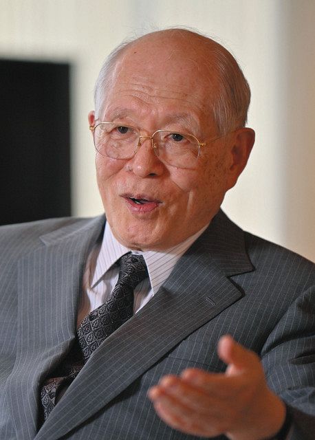 ２００１年にノーベル化学賞を受賞した名古屋大の野依良治特別教授