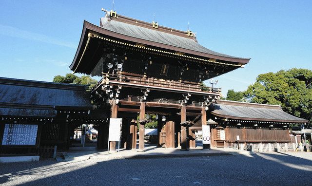 真清田神社の楼門
