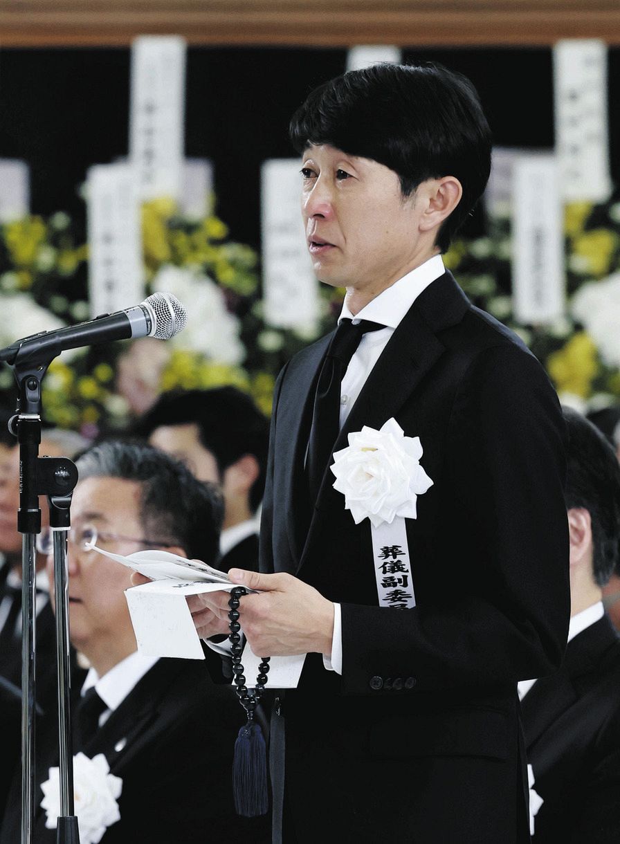 藤岡康太さんの葬儀で、目に涙を浮かべ弔辞を述べる日本騎手クラブ会長の武豊騎手