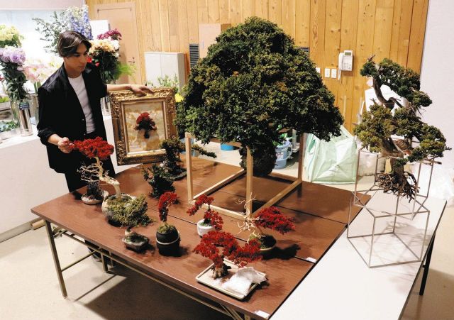 花博ＰＲ大使・當間ローズさん作品　ガーデンパーク会場で展示