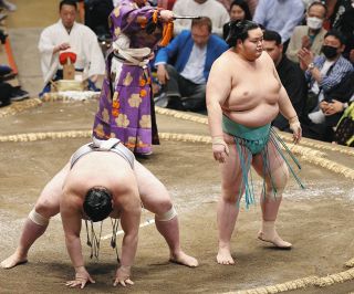 50年ぶり本場所で「琴桜」勝ち名乗り　照も貴景勝もいない土俵を２場所目大関が盛り上げる【大相撲夏場所】