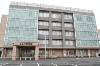 近江八幡で80代夫婦ひき逃げ　学校職員の女を逮捕、容疑否認