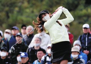 【女子ゴルフ】前週Vの”れいちぇる”こと臼井麗香、107位の厳しい初日　8番ホールで『10打』の大たたき