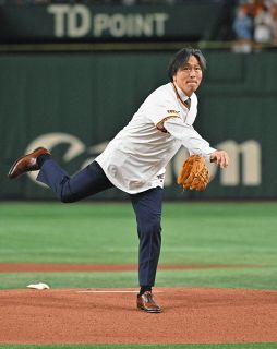 松井秀喜さん、「あれがセンター松井、ライト高橋だったら」 巨人・佐々木の落球に“自虐解説”、ファン盛り上がる