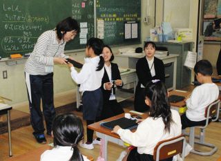 デジタルの良き使い手に　岐阜市の小学校で１年生に「ＧＩＧＡびらき」