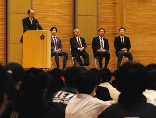 滋賀県の教職員異動、なぜ4月1日に公表？　中部では3月が大半、先生にさよなら言えず…