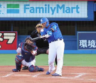 中田翔の本塁打で中日追いつく　8回、ヤクルト木沢から約1カ月ぶりの3号ソロ