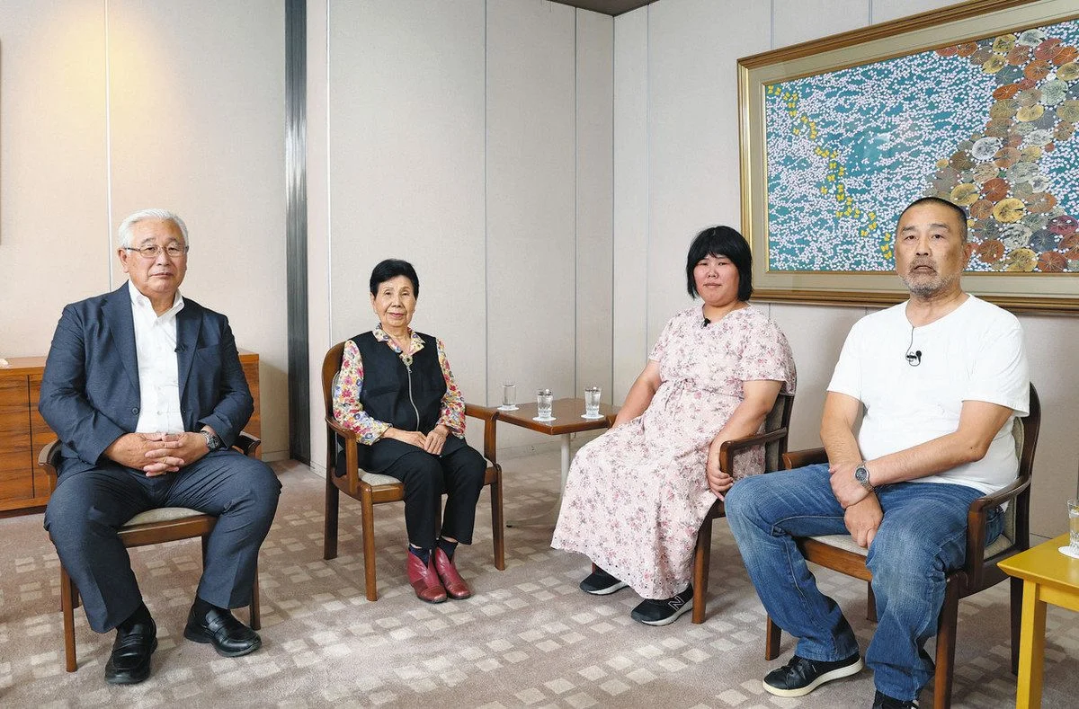 座談会に臨んだ阪原弘次さん、袴田ひで子さん、西山美香さん、前川彰司さん