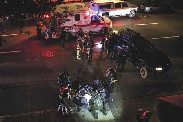 反差別デモで白人１人が胸撃たれ死亡 米ポートランド 中日新聞web