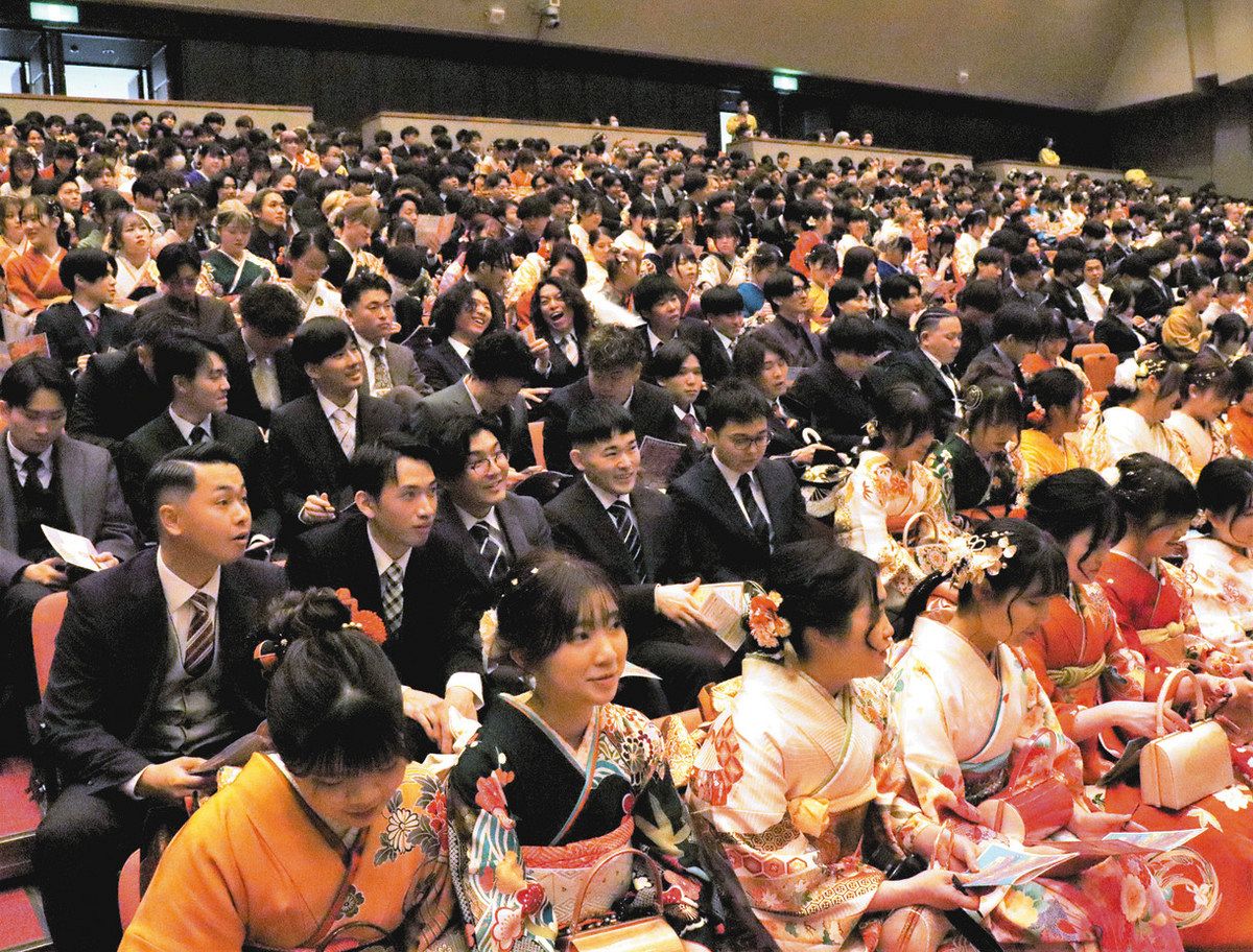 節目の20歳、決意新た 福井県内の4市で「はたちのつどい」：中日新聞Web