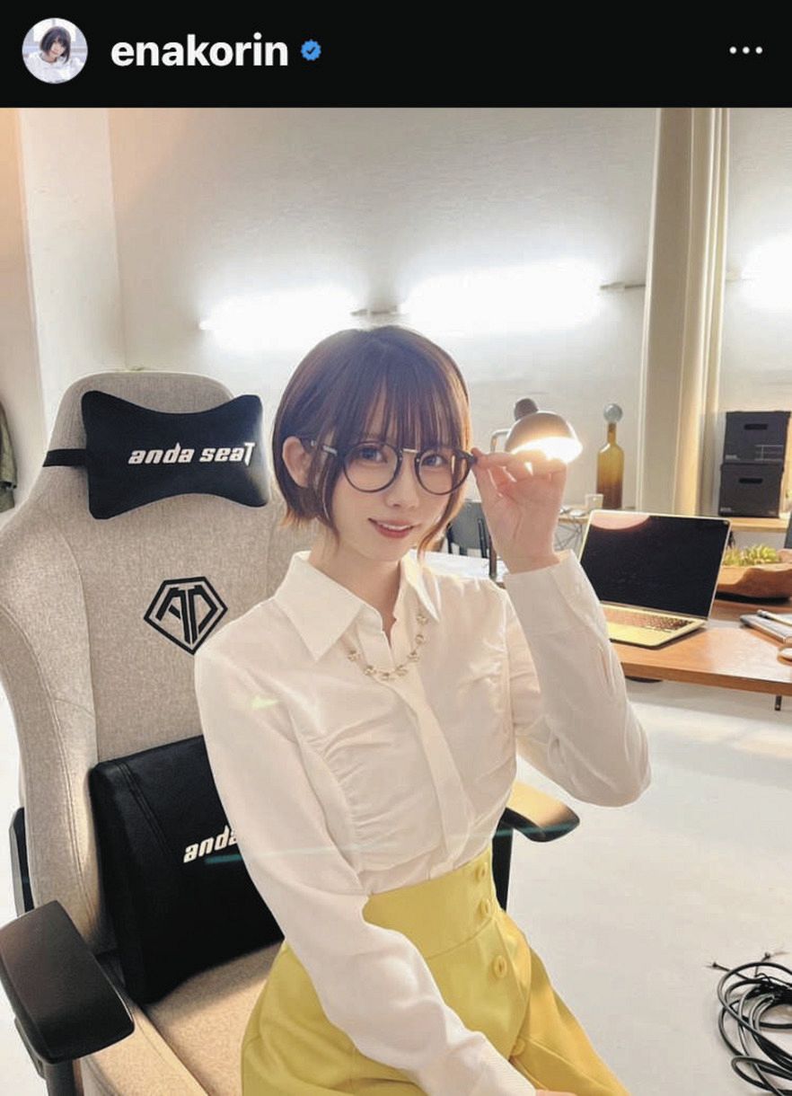 写真】えなこ、「アラレちゃんメガネ」：中日スポーツ・東京中日スポーツ