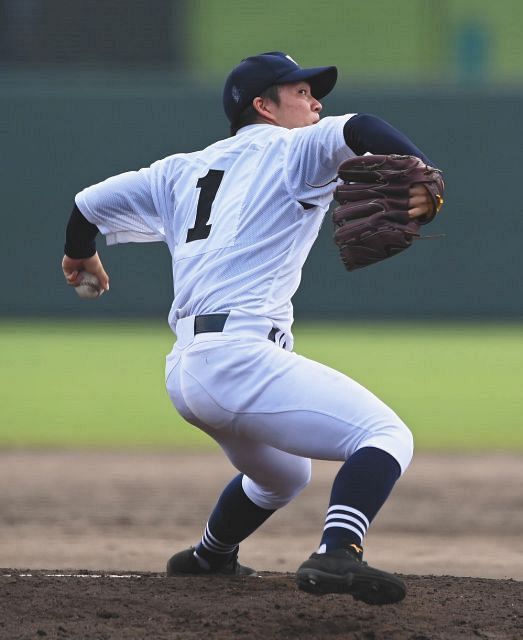 中京大中京 松島が 1日限定 の 背番号1 で決勝進出に貢献 心配だったけど 高橋宏の大きめユニホームで投げた 中日スポーツ 東京中日スポーツ