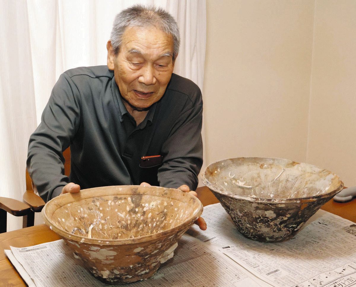 静岡県の御前崎沖海底から江戸時代の瀬戸焼のすり鉢？ 底引き網漁船が