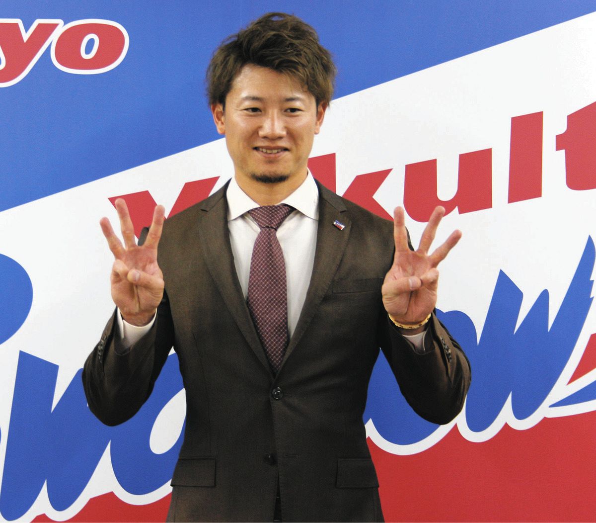 西川遥輝選手 等身大タペストリー 西川遥輝～異彩を放つスピードスター。メジャー挑戦の夢へ駆ける