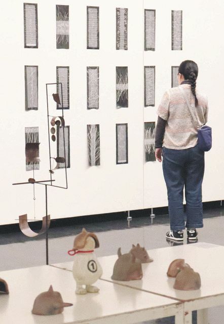 立体と平面、多様な現代アート 大津で作家２８人作品展：中日新聞Web