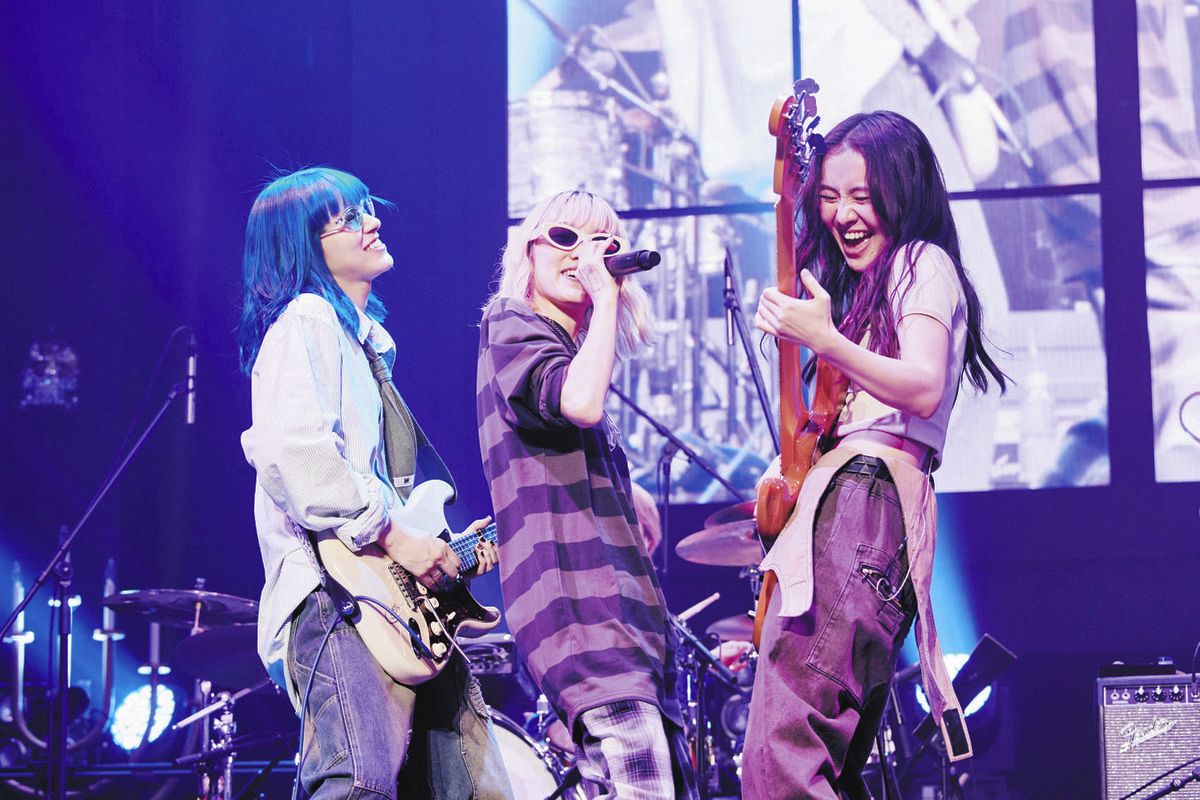 レッチリ由来の注目ガールズバンド「Chilli Beans．」が初武道館ライブ