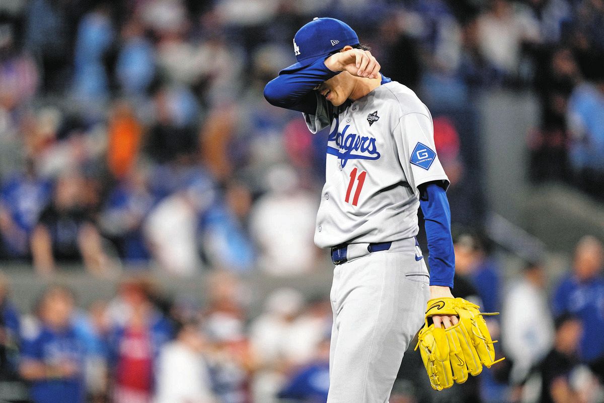 佐々木朗希 佐々木朗希、2点リードの8回から登板 1死一、二塁のピンチ招くも無失点