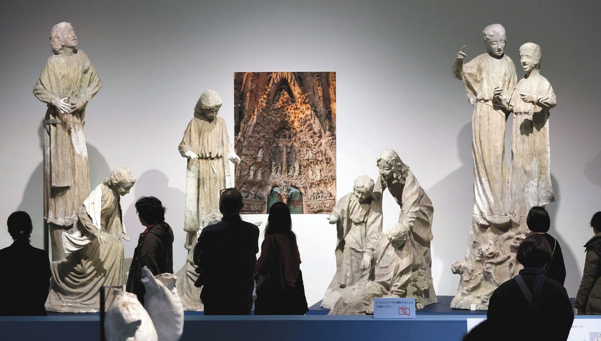 写真で見るガウディとサグラダ・ファミリア展 天才建築家の足跡