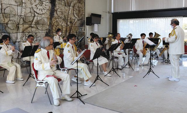 消防音楽隊 観客を魅了 関市文化会館の第300回コンサート 中日新聞web 消防音楽隊 観客を魅了 関市文化会館の第300回コンサート 中日新聞web