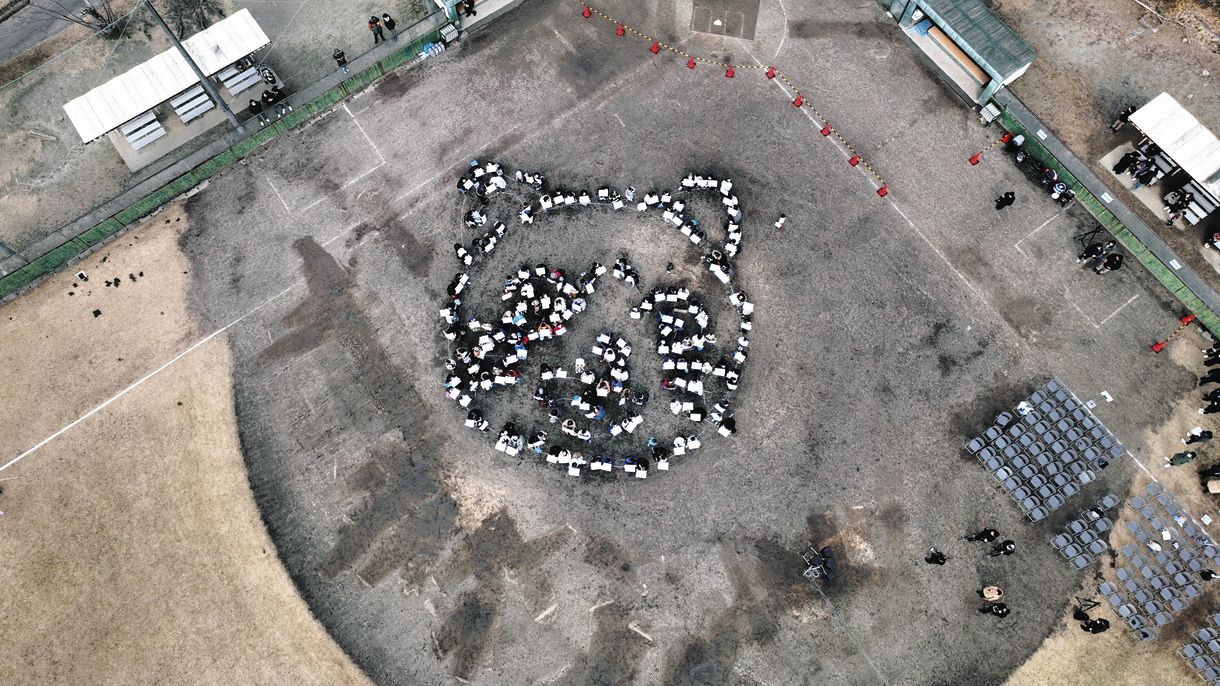 写真】「ソーニャ」の人文字アートも、よくできました～：中日スポーツ