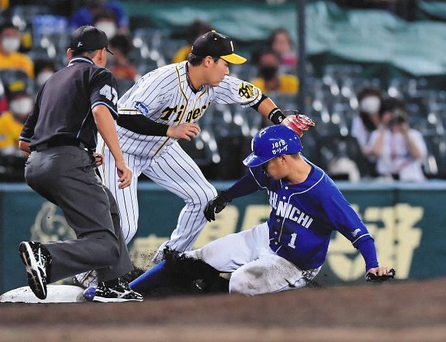 阪神のチーム失策62は両リーグワースト 走者背負い投手のテンポとリズム鈍る 中日との明暗分けた遊撃手 中日スポーツ 東京中日スポーツ