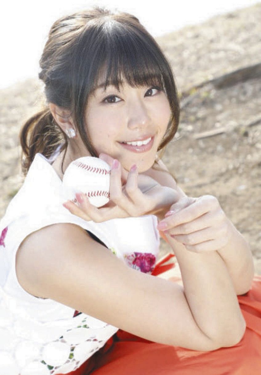 ロッテ 神スイング 稲村亜美zozoマリン3年ぶり始球式 最速更新なるか 肩温めていきます 中日スポーツ 東京中日スポーツ ロッテ 神スイング 稲村亜美zozoマリン3年ぶり始球式 最速更新なるか 肩温めていきます 中日スポーツ 東京中日スポーツ