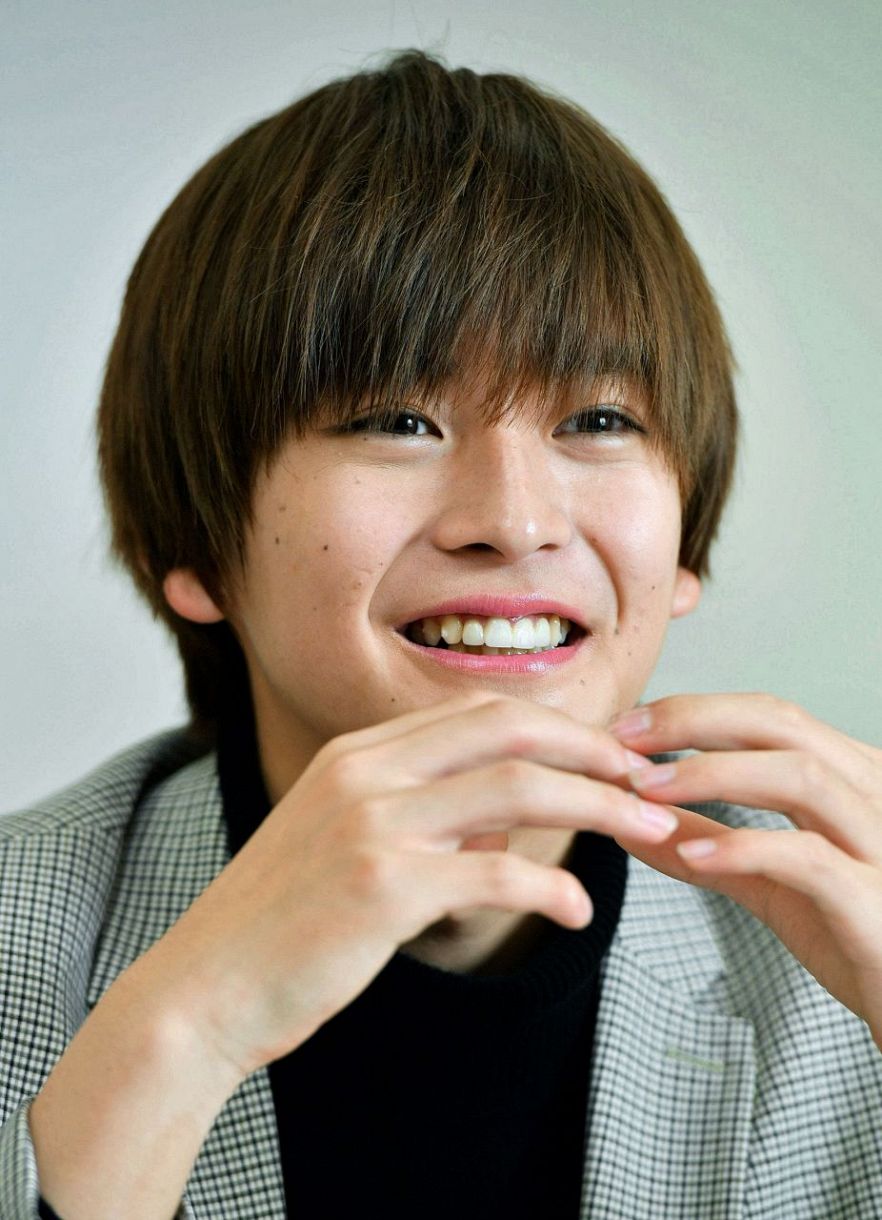 女神の教室』高橋文哉のピースサインのインスタ投稿に「かっこ良すぎて