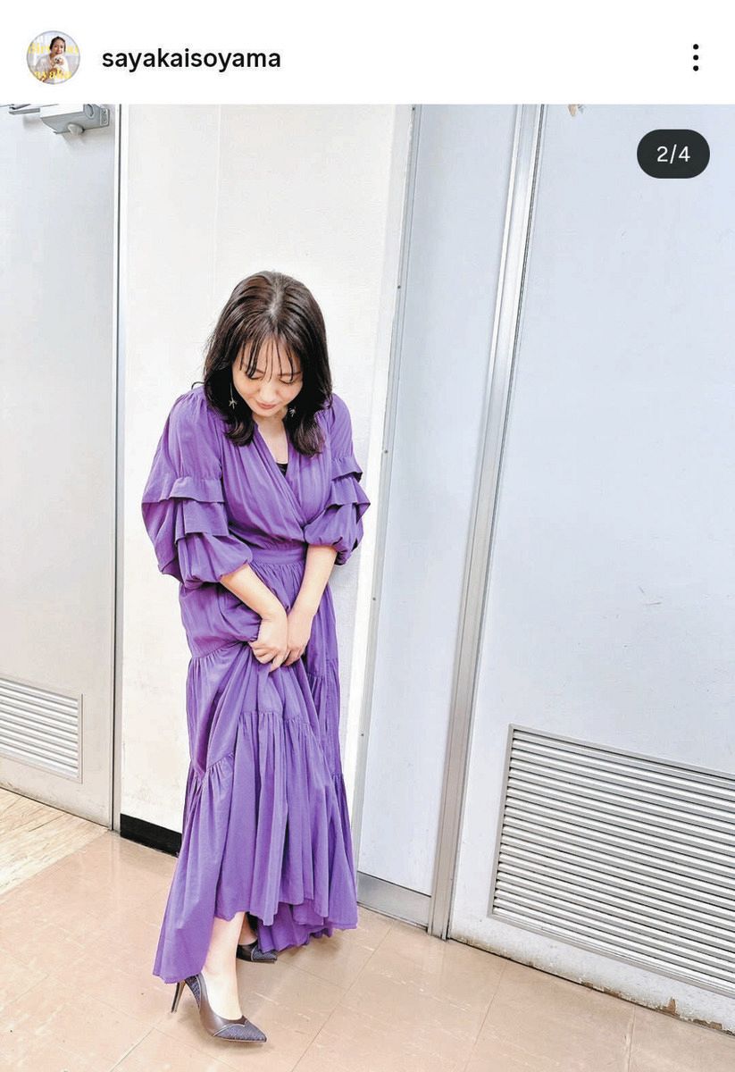 ◇磯山さやか、紫のロングワンピから足首チラリ【写真】：中日スポーツ