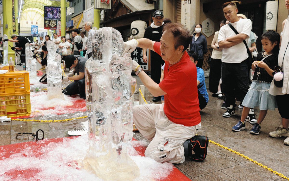 柳ケ瀬で恒例の「氷の彫刻展」 最高賞に鈴木雅彦さん：中日新聞Web
