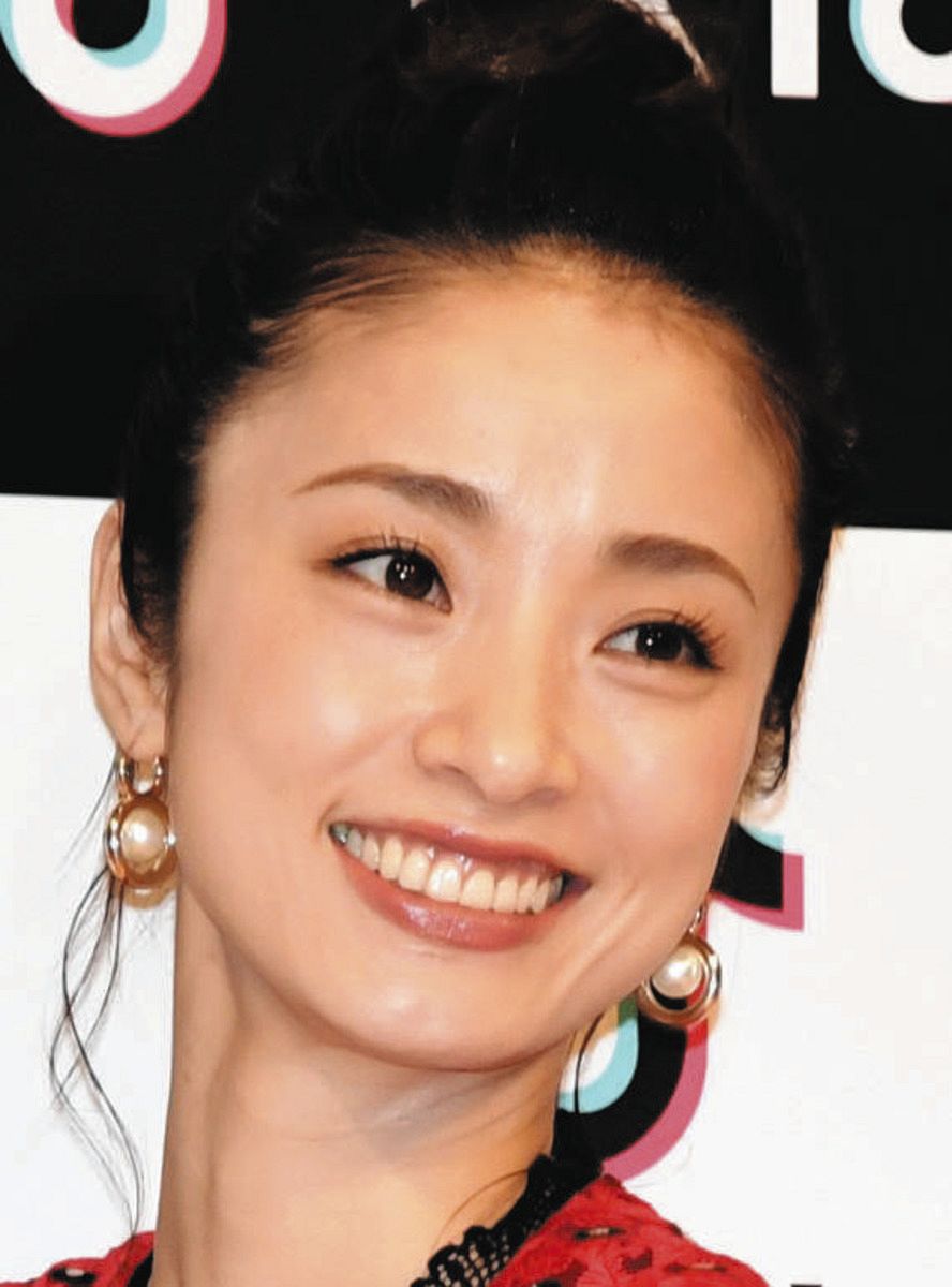 上戸彩 