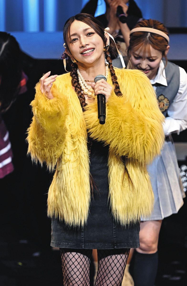 ◇後藤真希＆AKB48、『LOVEマシーン』を熱唱【写真】：中日スポーツ