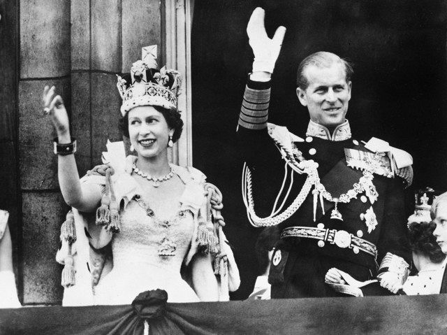 エリザベス女王の崩御を伝える英国メトロ紙号外号