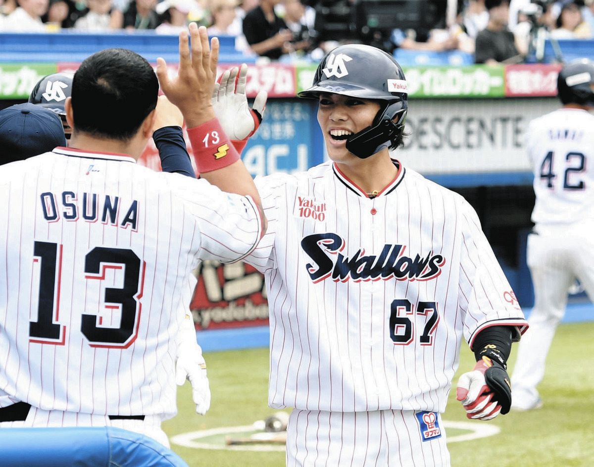 ヤクルト・伊藤琉偉、「自分でもビックリ」打撃開眼3号2ランで8カード