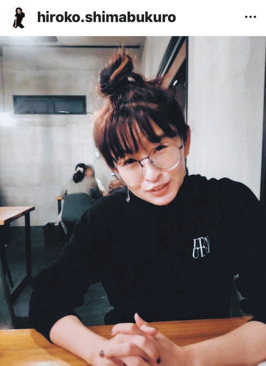 ◇島袋寛子、丸メガネ&黒パーカーのオフショット【写真】：中日