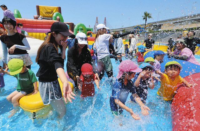 動画】レゴランドで「びしょぬれの夏」始まる 巨大水遊びゾーンや