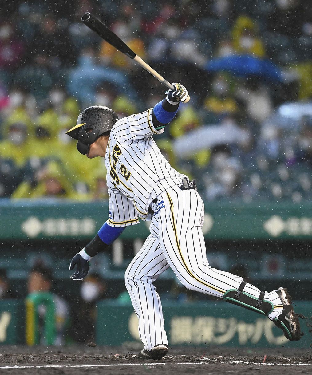 阪神 先制打の梅野 西さんもテンポよく投げてくれていますし 3回にも適時打 エースを援護 中日スポーツ 東京中日スポーツ