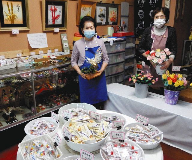 水引工芸の魅力知って 飯田の関島さん ストラップや花飾りなど販売 中日新聞web