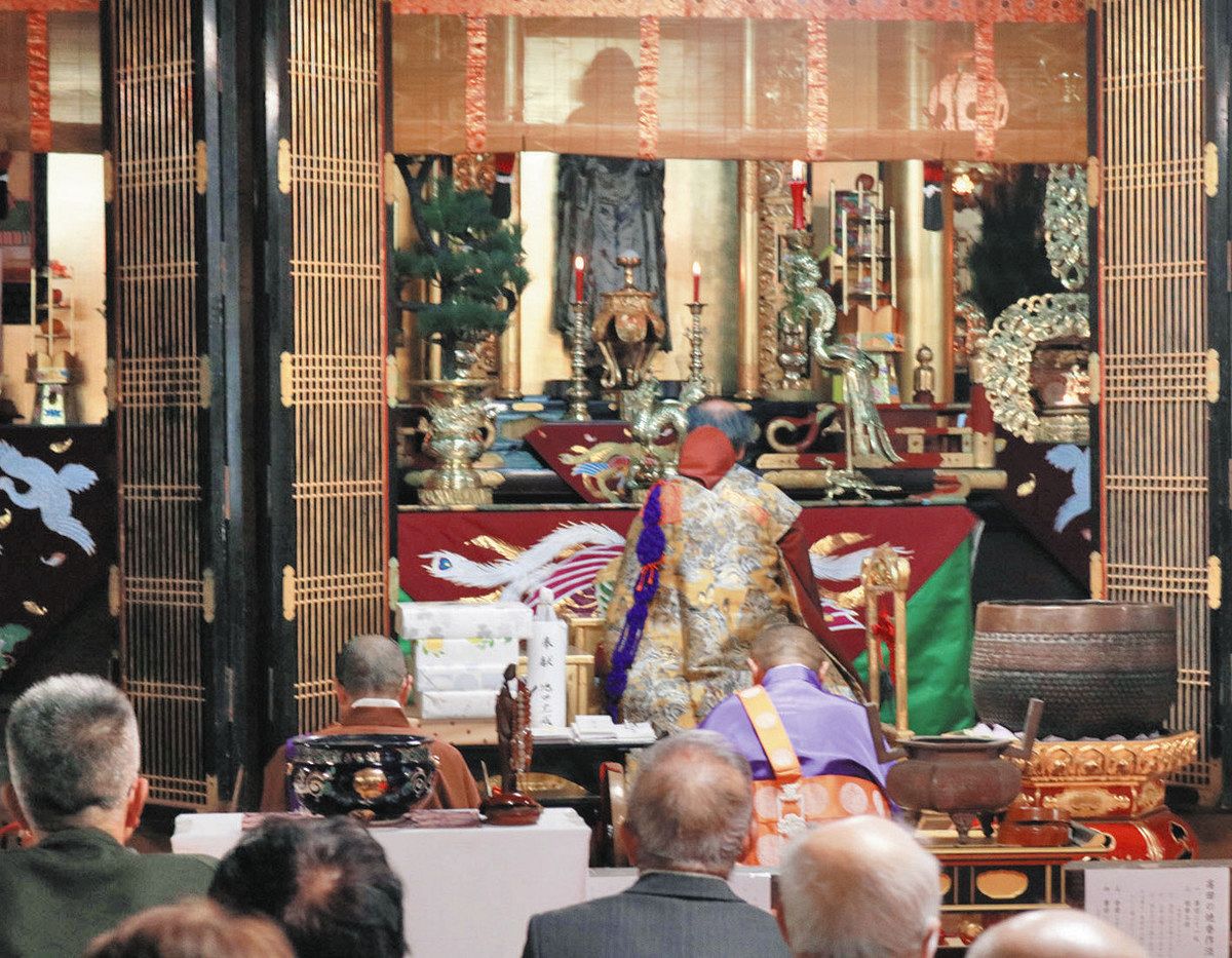 本尊の厨子に聖徳太子立像 福井・聖徳寺50年ぶり安置し法要：日刊