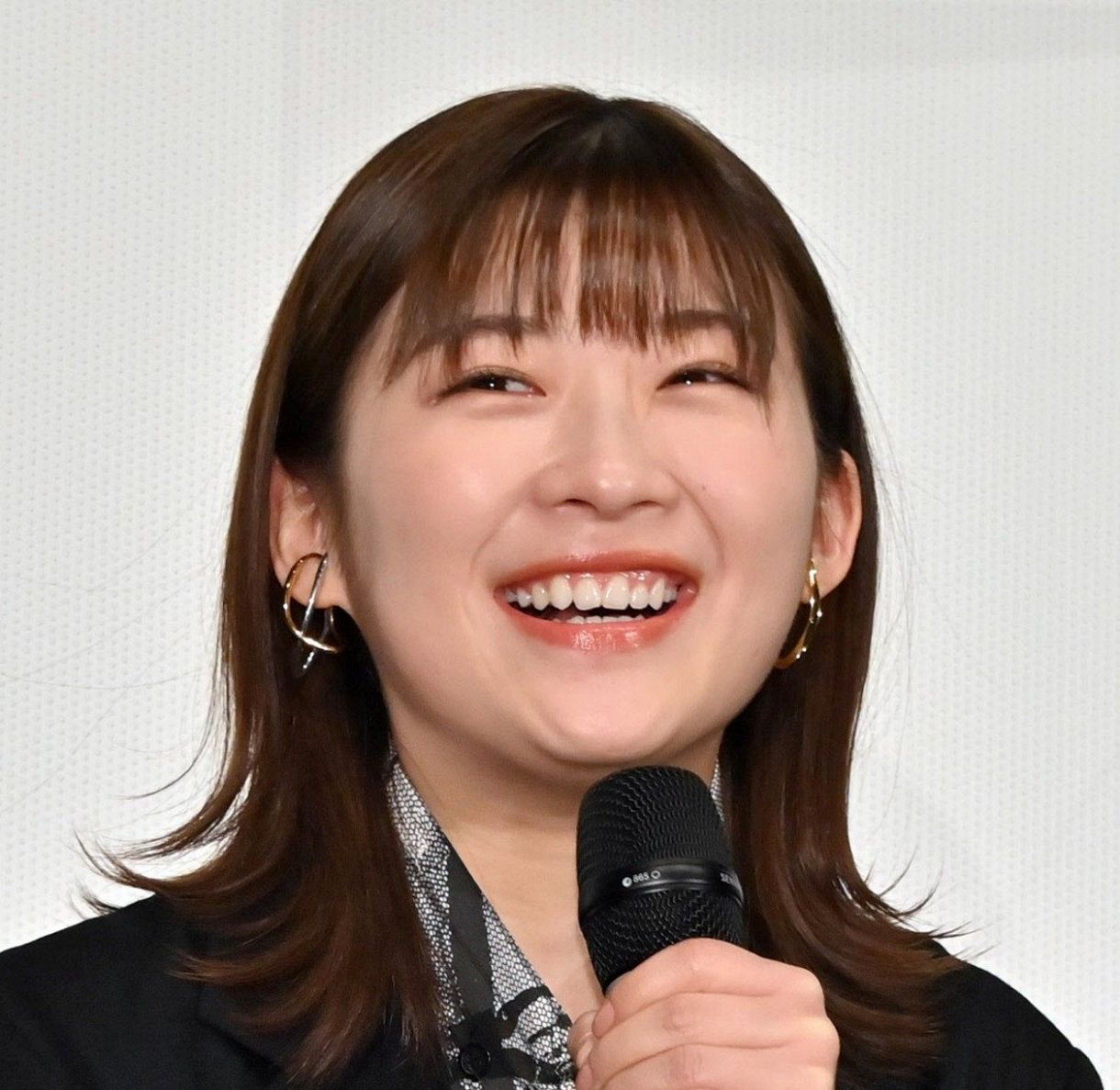 西内まりや　gif 来春朝ドラヒロインの伊藤沙莉「緊張しております!」：中日スポーツ・東京中日スポーツ