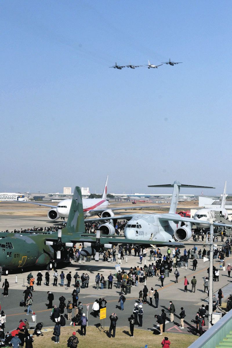 空自デモ飛行、ファン熱視線 小牧基地公開：中日新聞Web