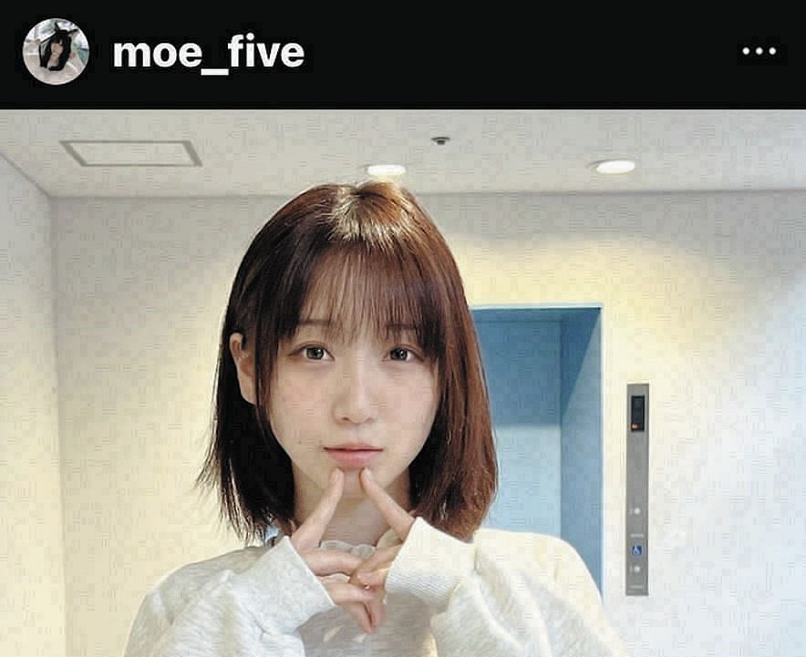 伊織もえ、胸元はだけたゲームキャラそっくりの姿で一日店長就任を報告