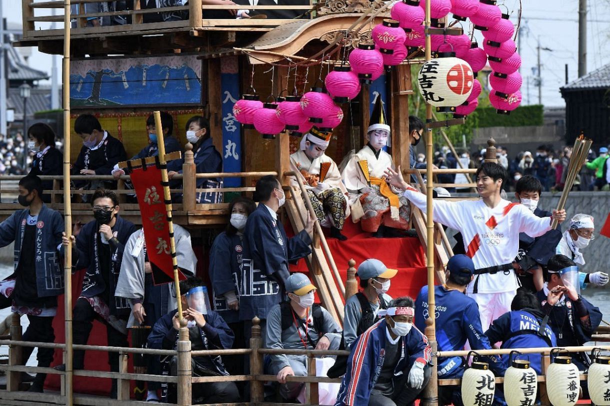 聖火運 せいかはこ ぶ ちんとろ舟 ふね に女性 じょせい も乗 の れた 中日新聞web