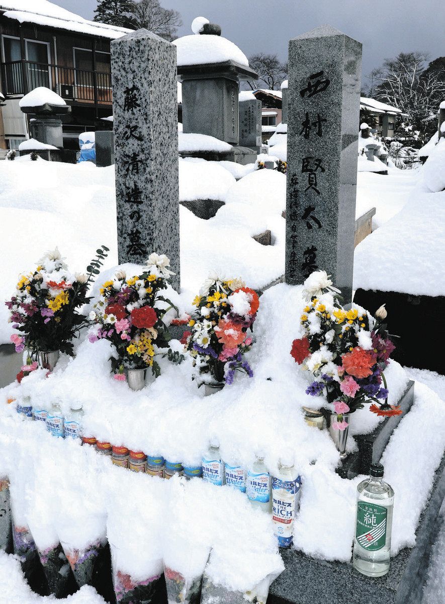 作家・西村賢太さん 1年遅れ三回忌 七尾・西光寺で法要：北陸中日新聞Web