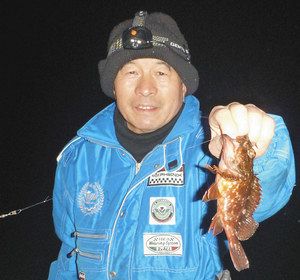 カサゴの数釣りを堪能した平野さん