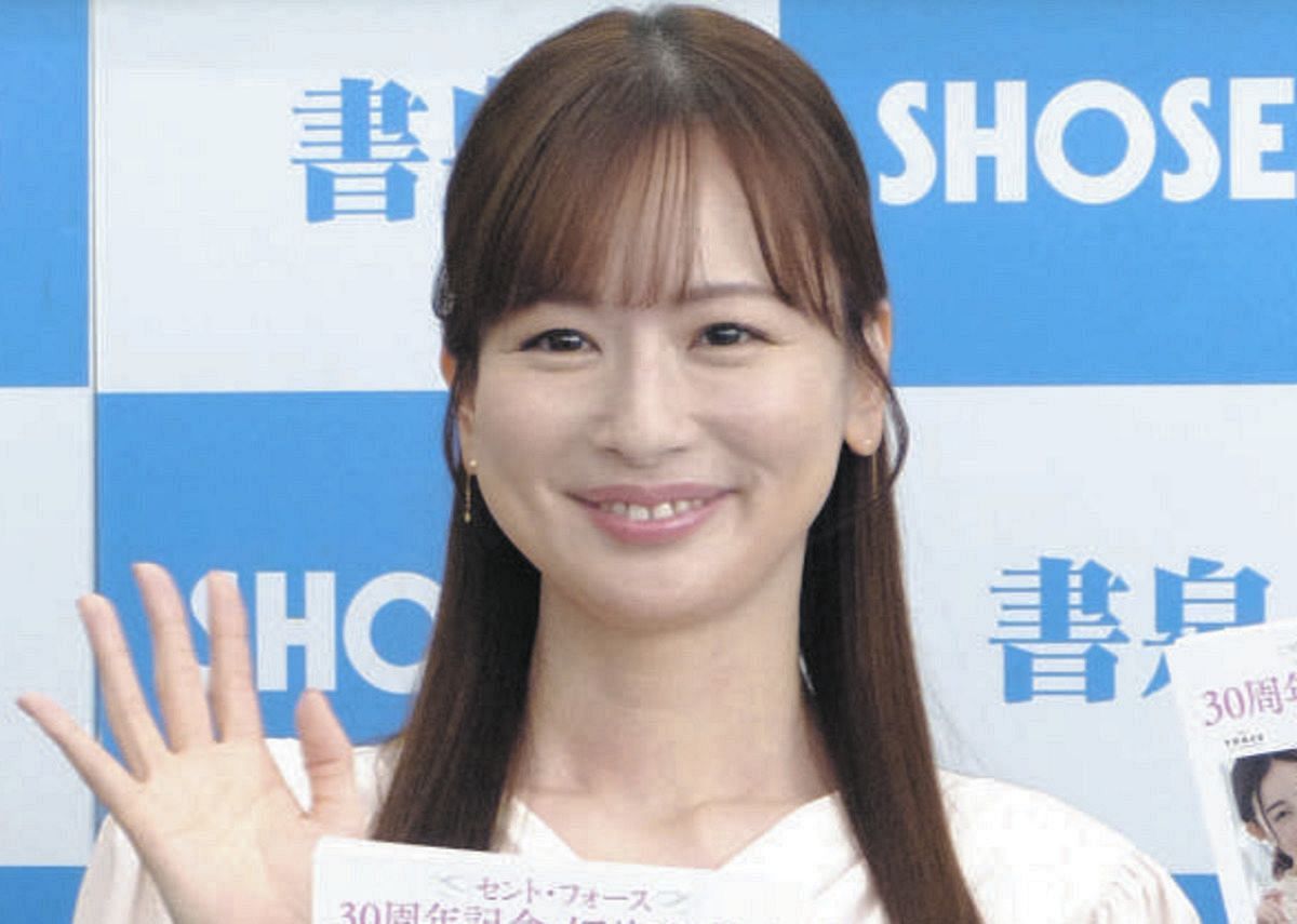 41歳フリーアナ、大きめTシャツで『安心してください』ショット