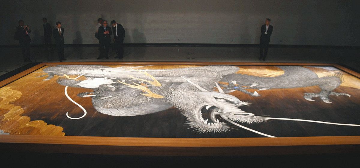 寛永寺400年記念、手塚特別館長の巨大天井画を公開 県立美術館
