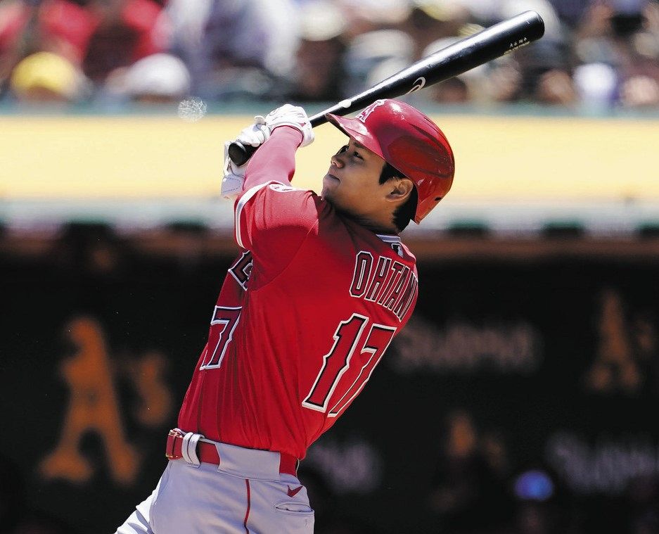 mlb 大谷翔平が 不敗神話継続 の決勝8号2ラン 今季最長飛距離の130メートル弾をファンがグラブでキャッチ 中日スポーツ 東京中日スポーツ mlb 大谷翔平が 不敗神話継続 の決勝8号2ラン 今季最長飛距離の130メートル弾をファンがグラブでキャッチ 中日スポーツ 東京中日スポーツ