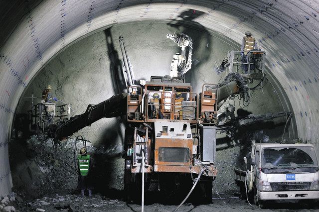 難工事 じわり前進 三遠南信道「青崩峠トンネル」：中日新聞しずおかWeb